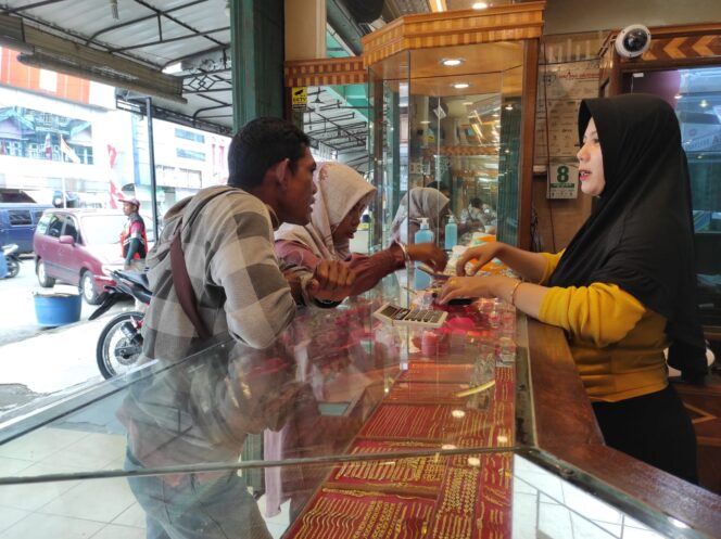 
					Jelang Lebaran, Warga Aceh Selatan Ramai Menjual Emas