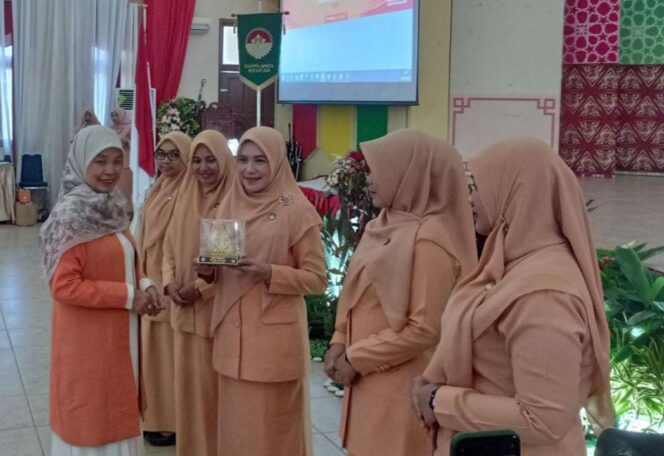 
					Dharma Wanita Persatuan Aceh Selatan Masa Bhakti 2019-2024 Dikukuhkan
